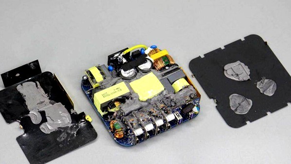 充电宝外壳涂双组份胶水